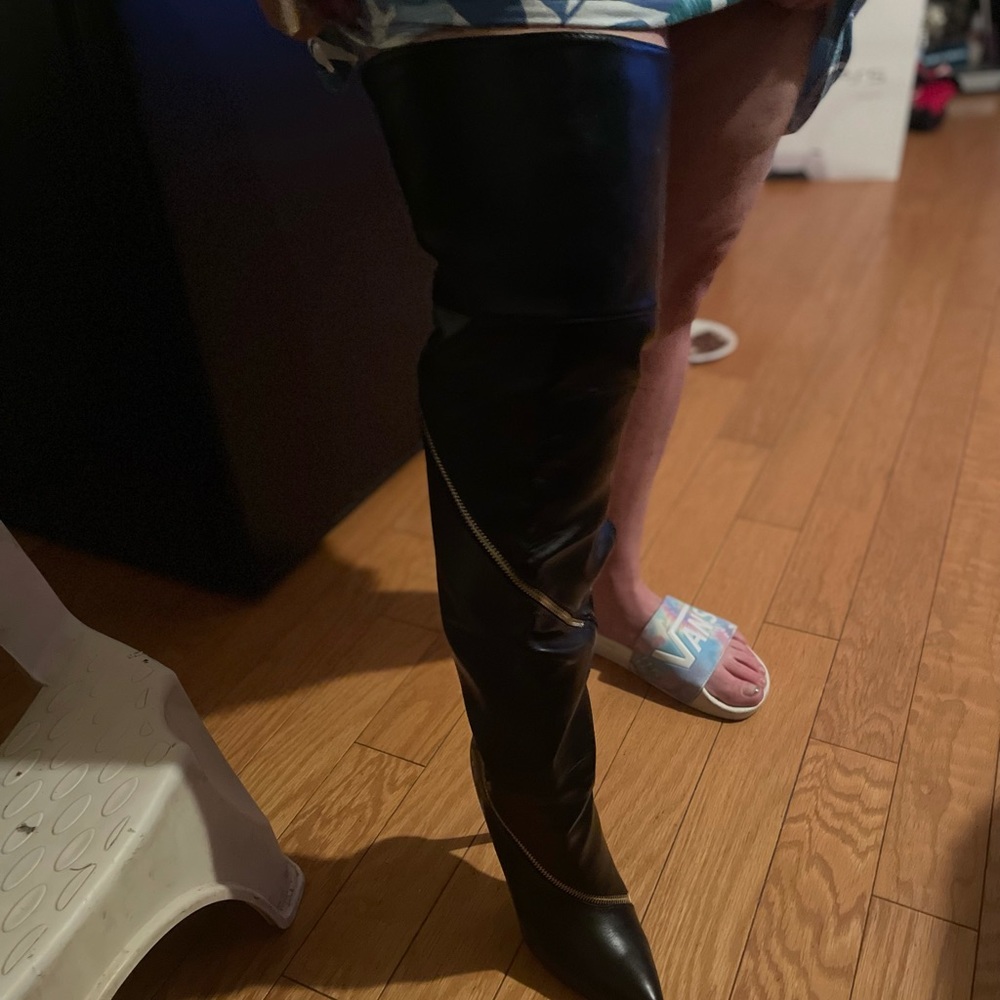 Boots - Picture 7 of 7